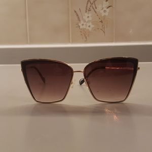 Gold-frame square cat-eye sunglasses